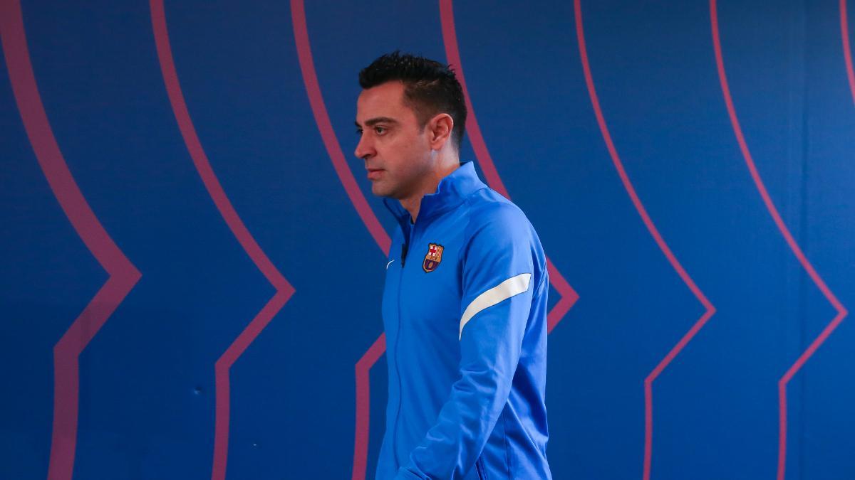 Xavi llega a la cena de conjura del Barça