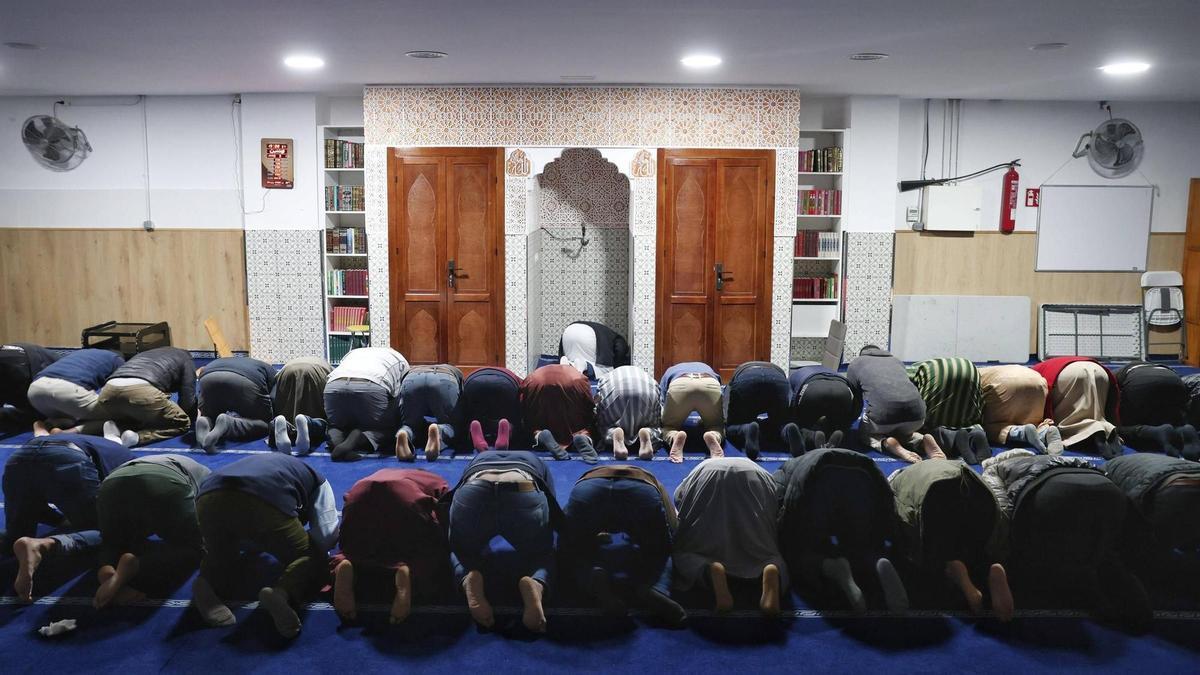 Más de 70.000 musulmanes de Baleares celebran el primer día del Ramadán