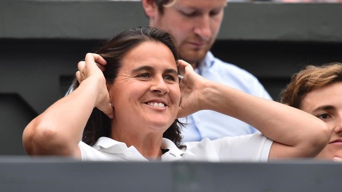 Conchita Martínez, la entrenadora de Muguruza, durante la final contra Venus Williams en Wimbledon.