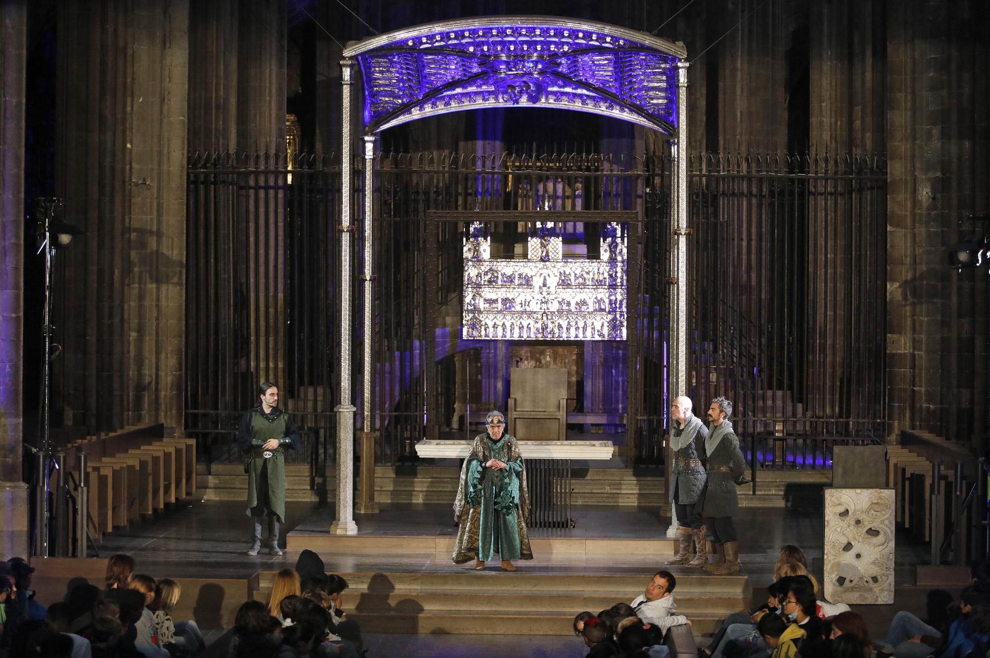 La llegenda reviu a la Catedral amb la Consueta de Sant Jordi