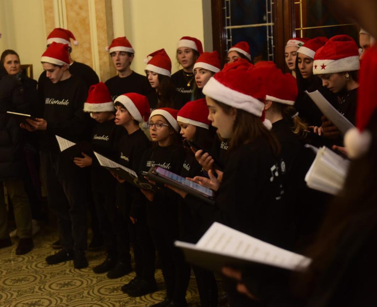 Actuación del Coro Cantabile. |  Casteleiro
