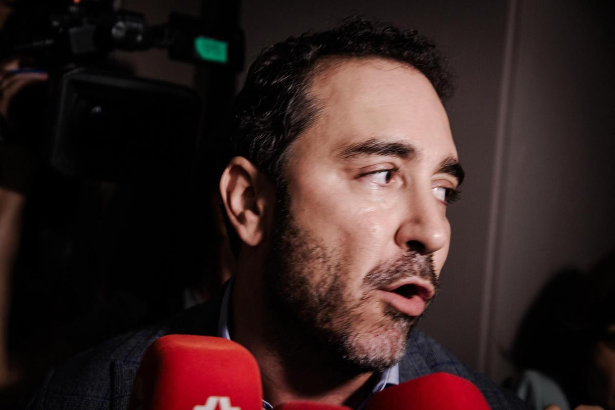 El empresario Víctor de Aldama asiste a la comparecencia de la exmilitante socialista Leire Díez, en el Hotel Novotel, a 4 de junio de 2025, en Madrid (España).