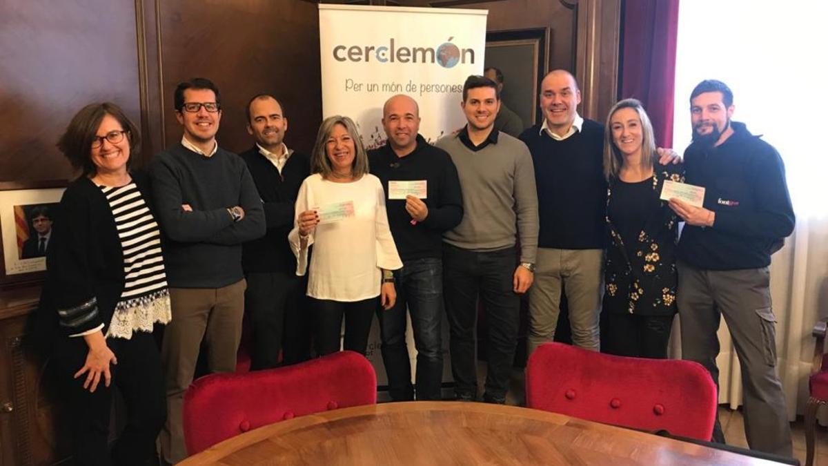 La Cecot entrega la recaudación de Cerclemón para investigar el cáncer infantil.