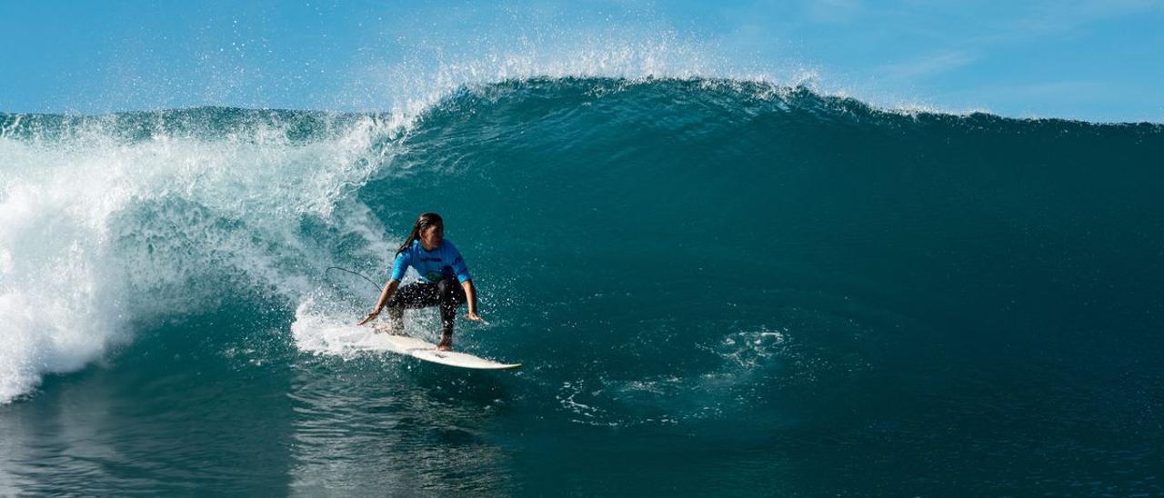 Turismo surfero viaje, salud y diversión en el mar