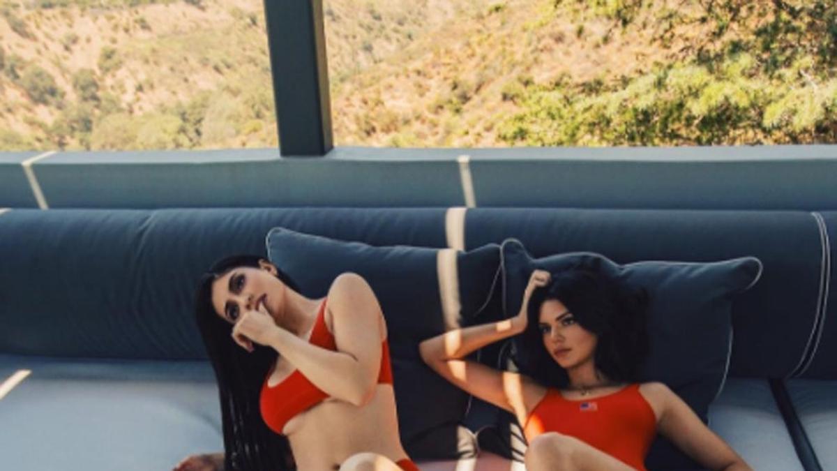 Kylie y Kendall Jenner, modelos de sus bañadores