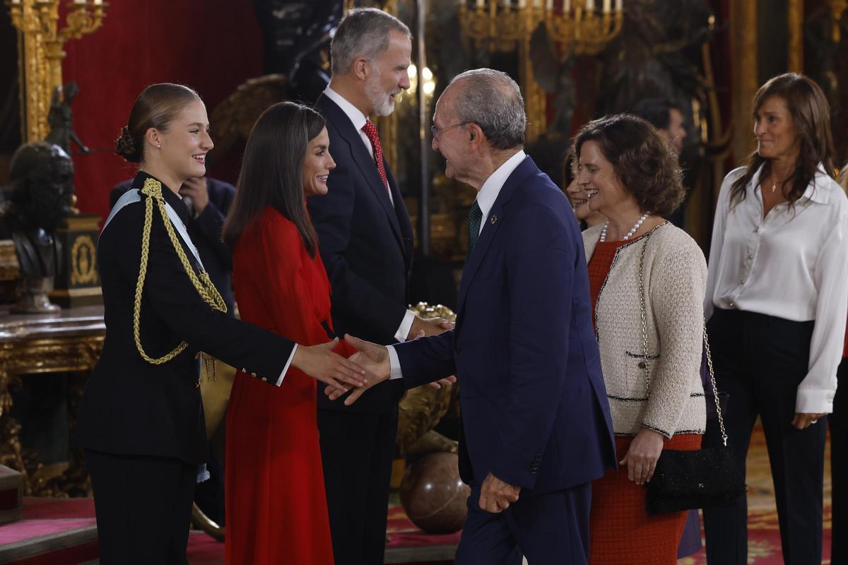 Unos 1.300 invitados asisten a la recepción de la Fiesta Nacional en el Palacio Real