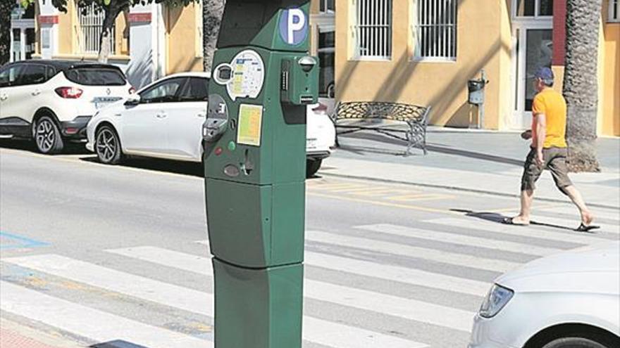 Alcossebre activa la zona azul con descuentos para los residentes