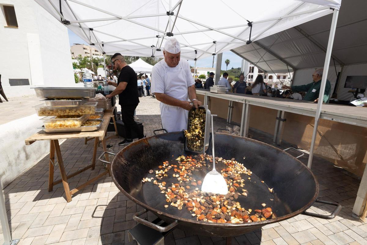 Descubre todas las fotos de la III Feria de la patata ibicenca