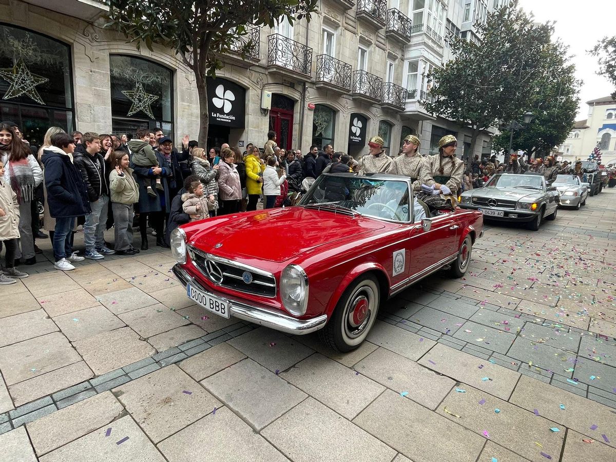 El Mercedes-Benz acompañando a los Reyes Magods