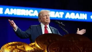 Trump seduce a los magnates del Bitcoin y recauda más de 4 millones en criptomonedas