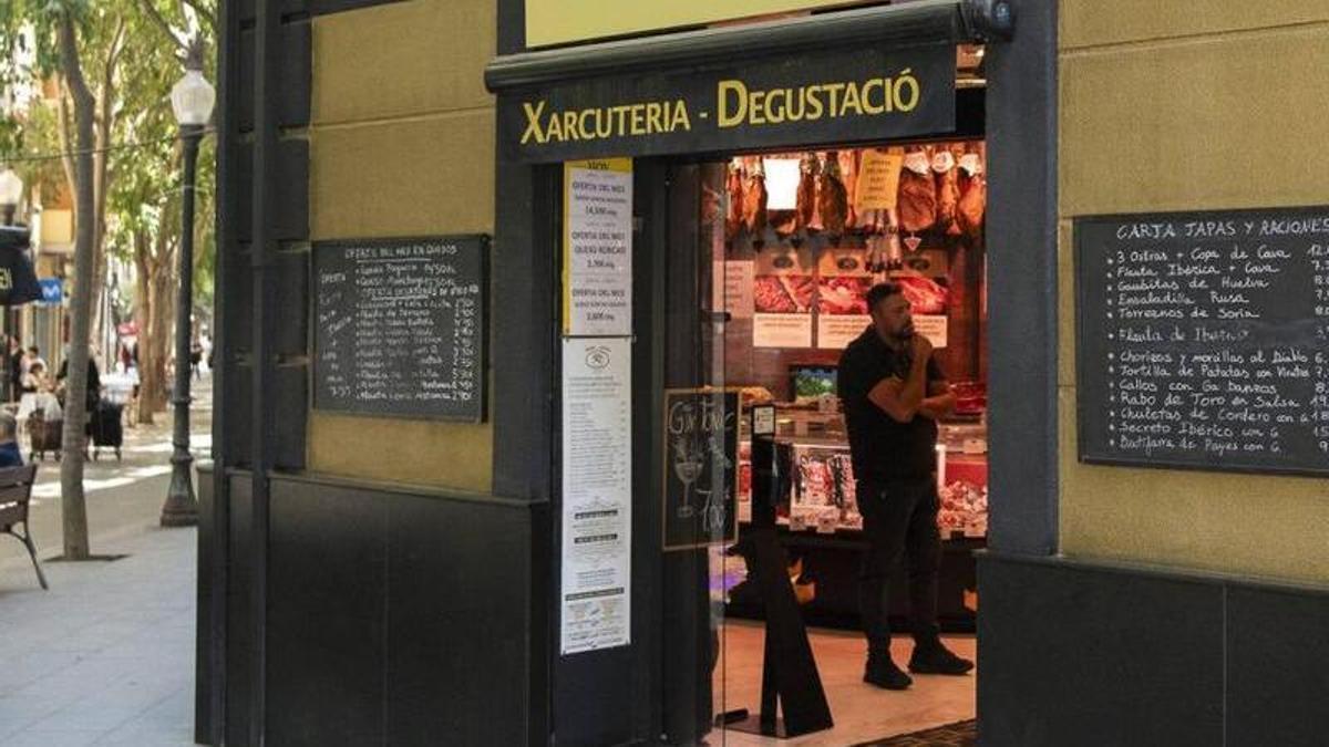 Xarcuteria al carrer de Rogent, al barri del Clot. | BELÉN GONZÁLEZ