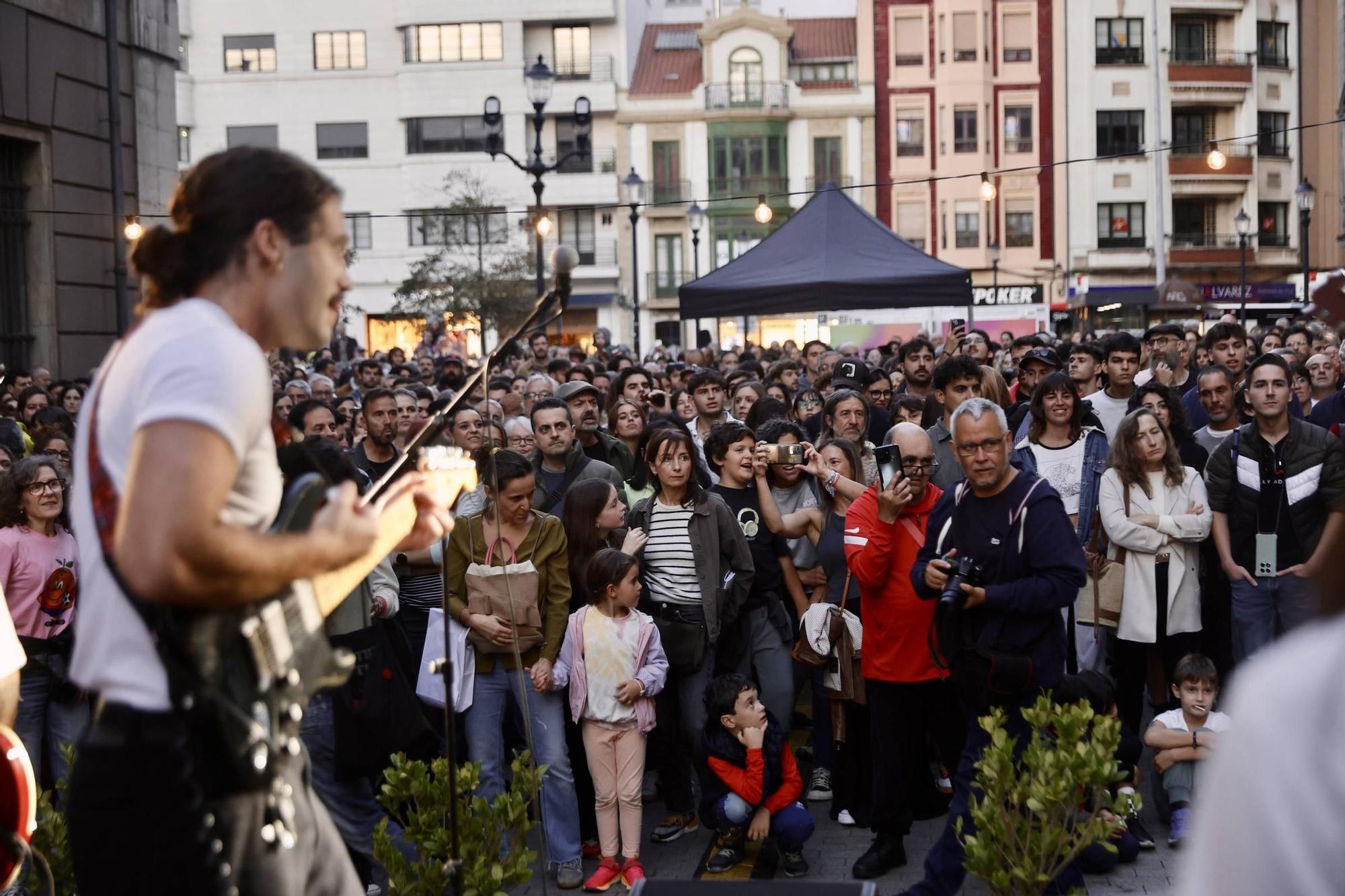 La Noche Blanca de Gijón, en imágenes
