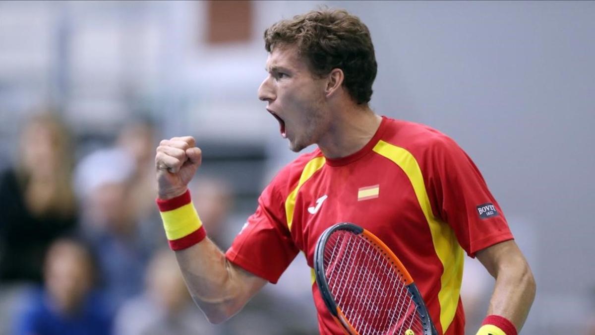 Pablo Carreño celebra un punto ganado en su partido de Copa Davis contra el croata Nikola Mektic.