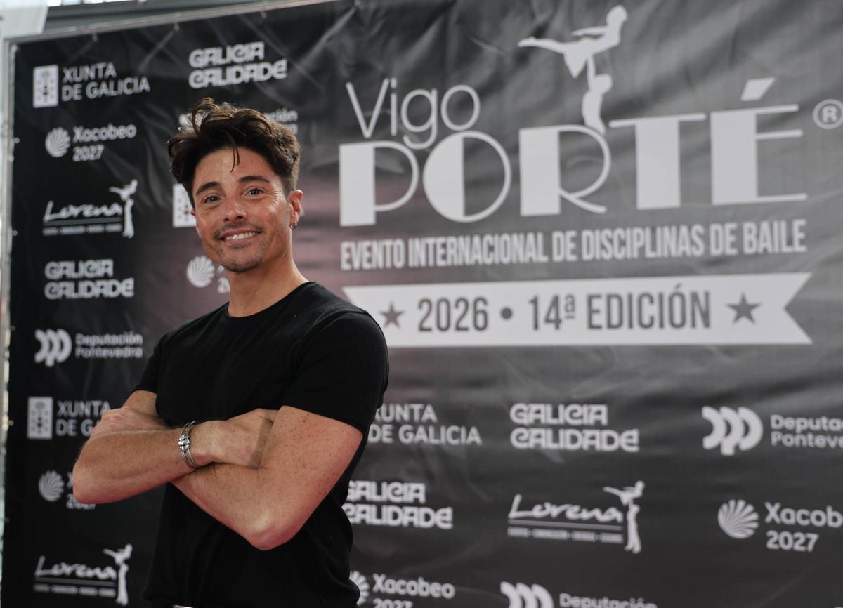 El bailarín y coreógrafo AArón Cobos, este viernes en el Auditorio Mar de Vigo para participar en el Vigo Porté.