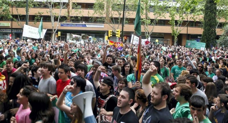 Fotogalería de la protesta en Zaragoza contra la 'ley Wert' y los recortes