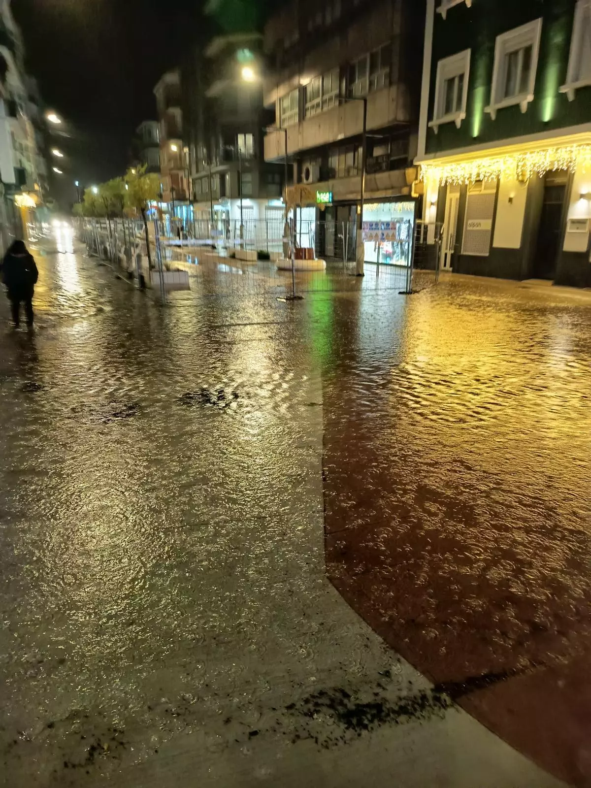 Las lluvias vuelven a inundar el corazón urbano de Vilagarcía entre la preocupación vecinal