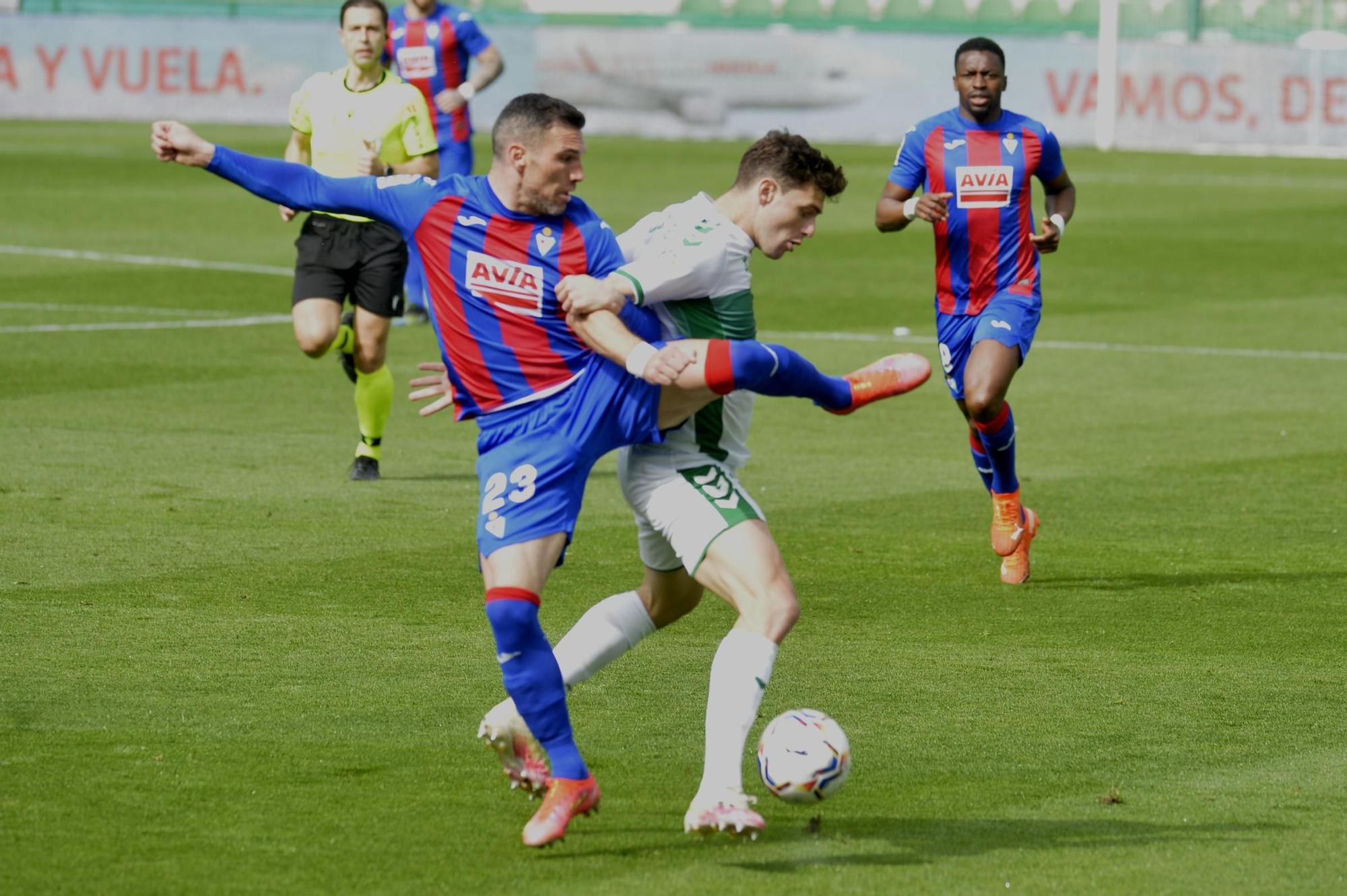 El Elche vence al Eibar 1-0 y se reencuentra con la victoria después de 17 partidos