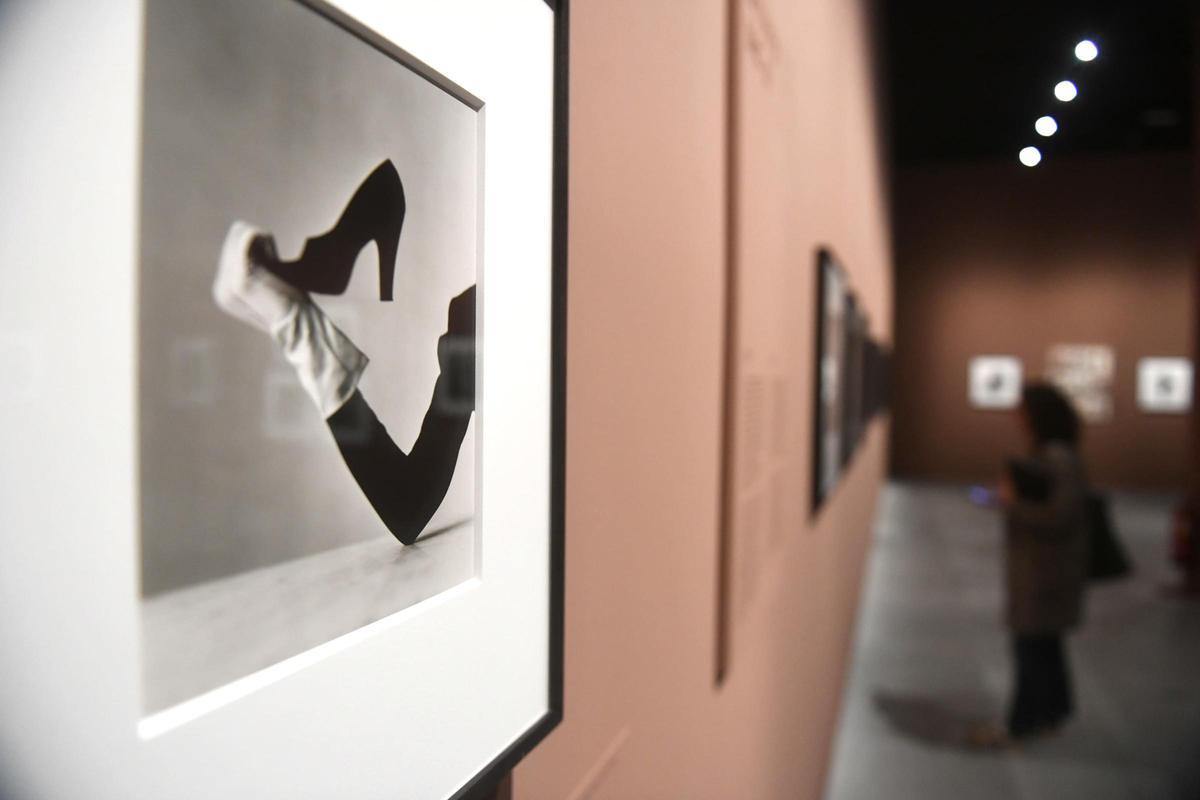 Exposición 'Irving Penn: Centennial' en el Muelle de Batería de A Coruña