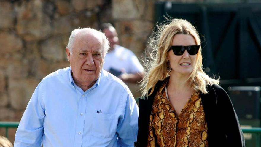 Amancio Ortega junto a su hija Marta, la semana pasada en Casas Novas.