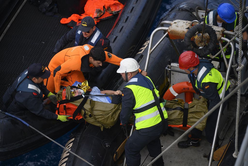 La Armada simula el accidente de un submarina para rescatar a su tripulación