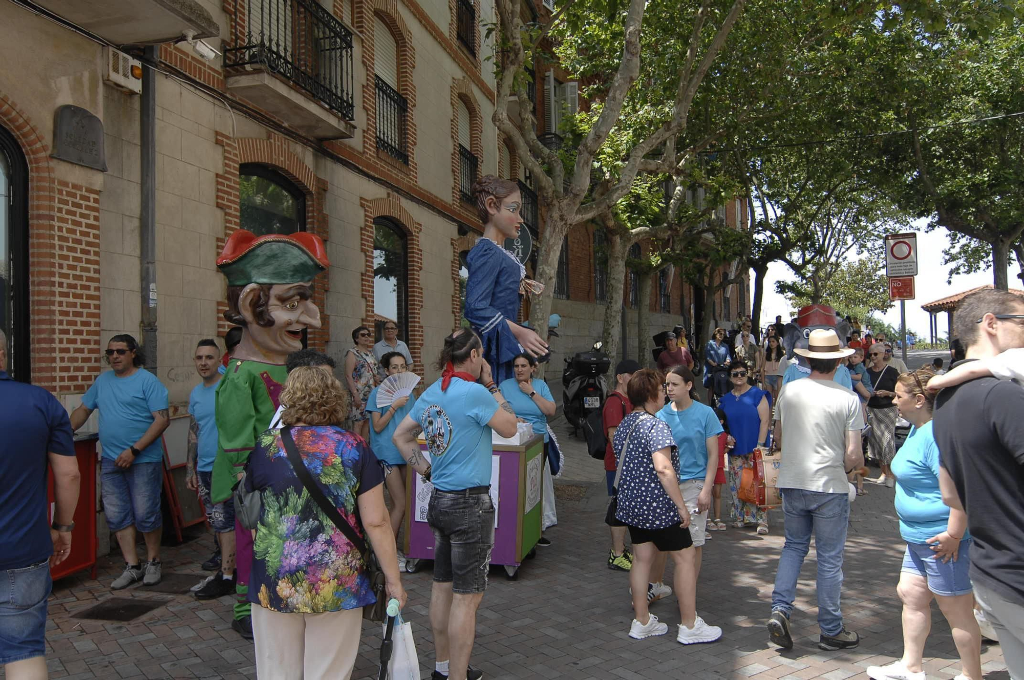 GALERÍA | Pasacalles de gigantes y cabezudos