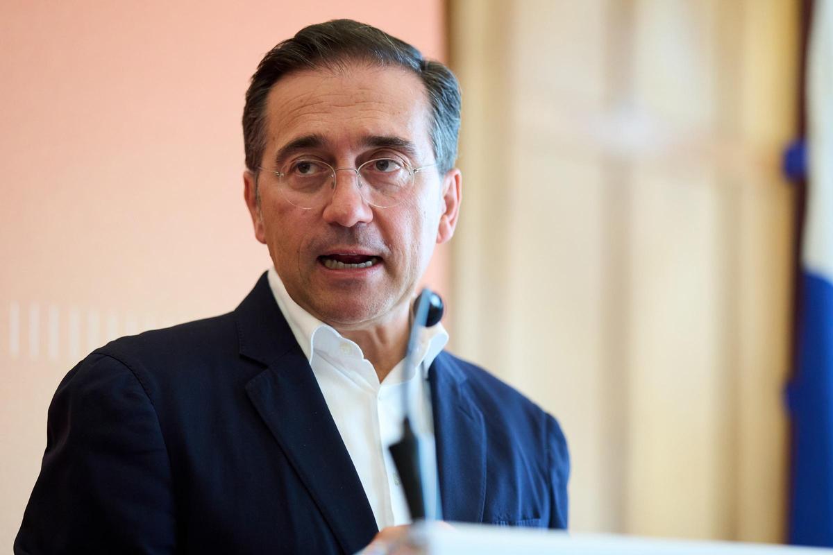 Albares exigeix «ajuda» a Europa i eximeix el Marroc de qualsevol responsabilitat en l’entrada massiva de migrants