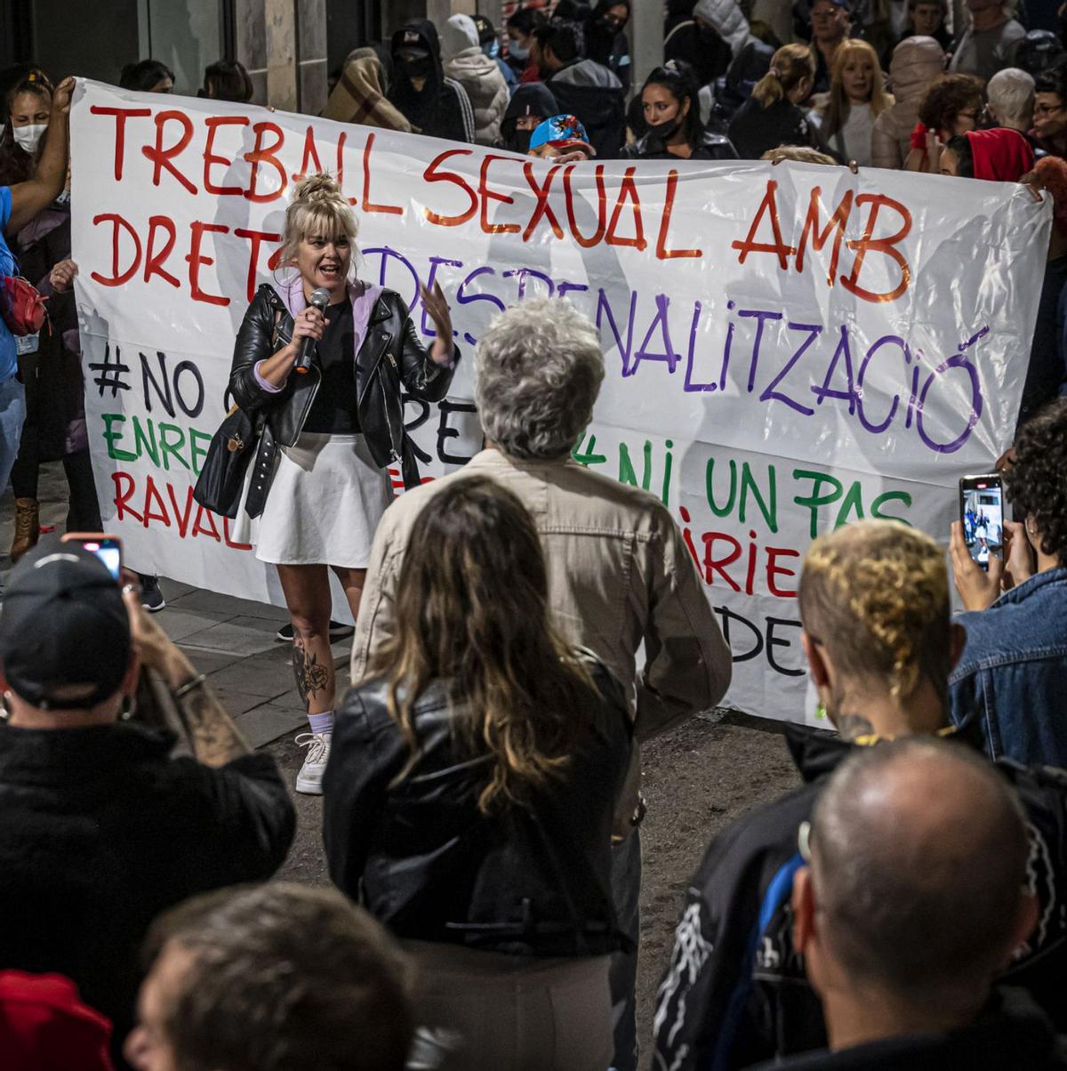 Entre la divisió i la indefinició Entre la divisió i la indefinició