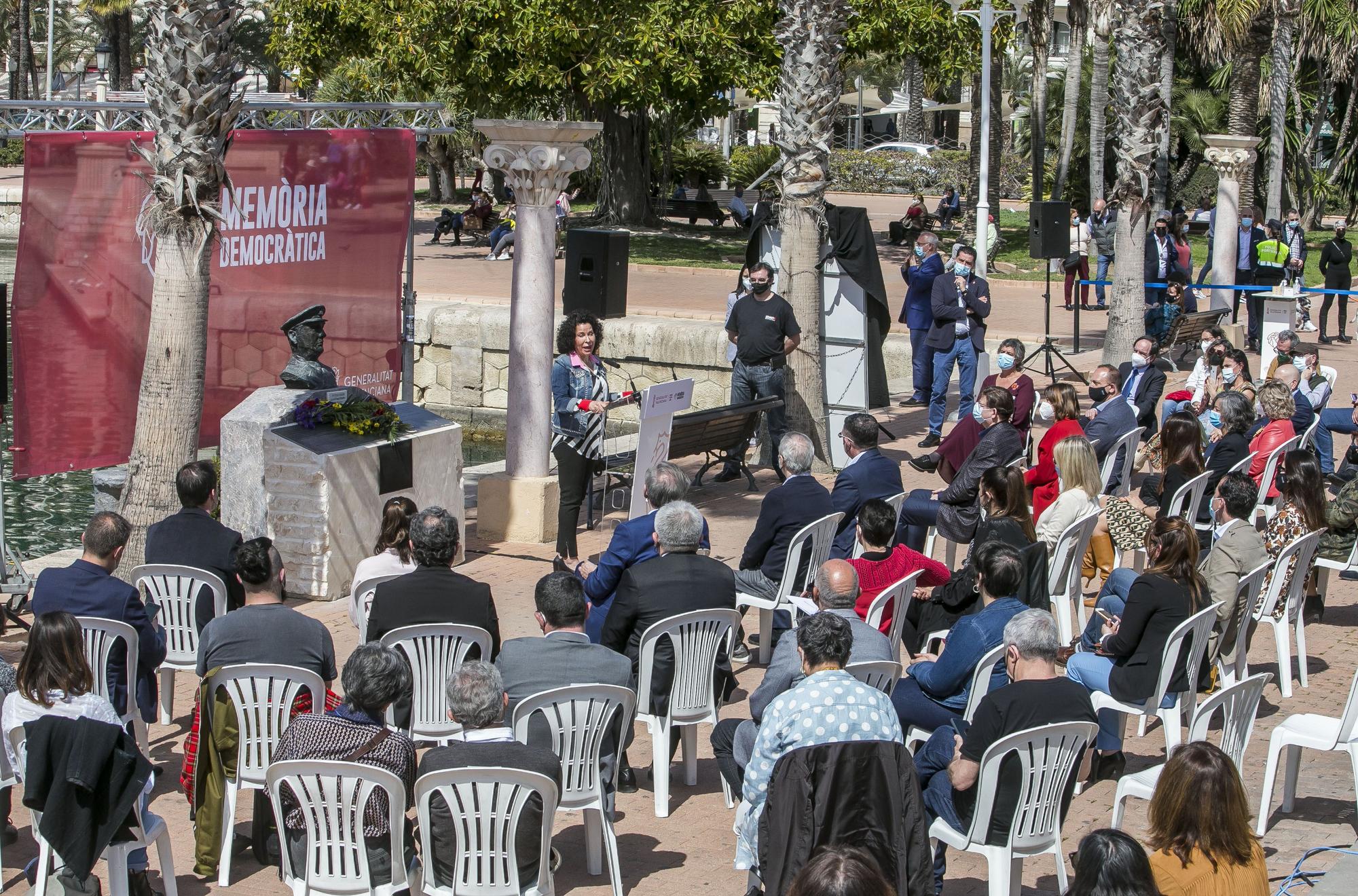 Homenaje a las víctimas de la Guerra Civil en el puerto de Alicante