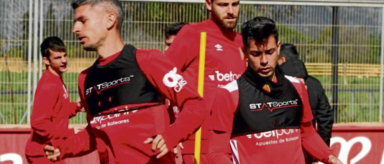 Salva Sevilla, Álex López y Álvaro Bustos, durante un entrenamiento reciente en Son Bibiloni.