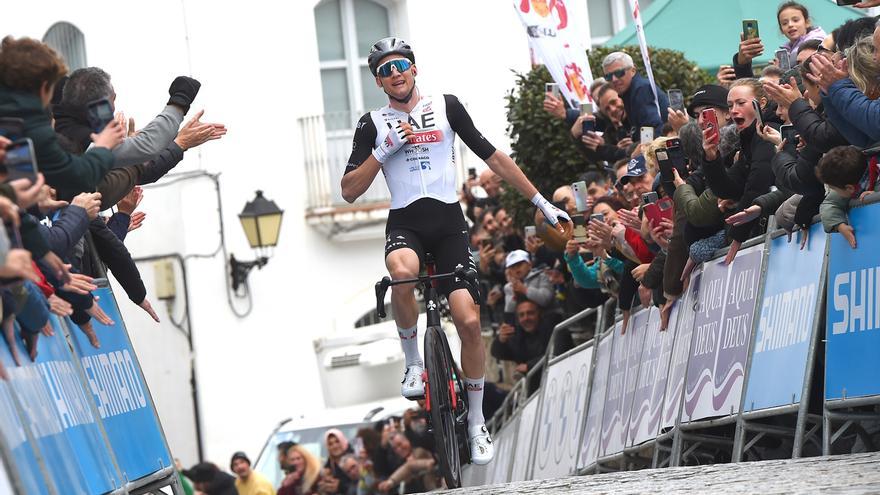 Wellens impone su ley en Alcalá de los Gazules antes de llegar la Vuelta a Andalucía a Iznájar