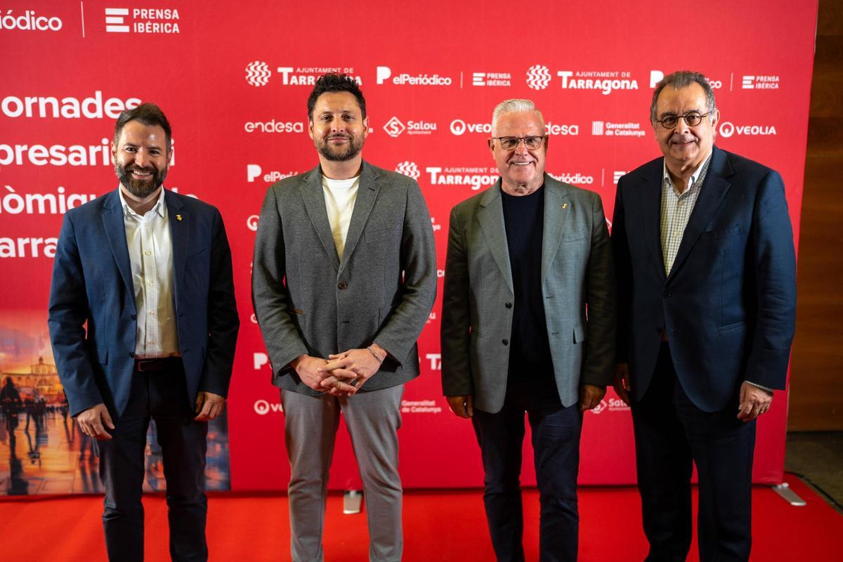 Miquel Àngel Ribes i Jornet, alcalde de Ascó; Rubén Viñuales, alcalde de Tarragona; Pere Granados, alcade de Salou, y Albert Sáez, director de EL PERIÓDICO.