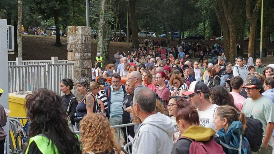 Multitudinaria cola en Castrelos para conseguir entradas para Chayanne