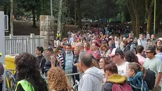 Un día de espera y una cola que da la vuelta al auditorio de Castrelos para hacerse con una entrada para Chayanne