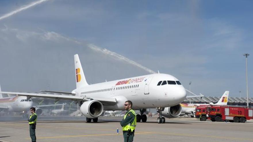 Iberia Express debuta con vuelo en Alicante - Levante-EMV