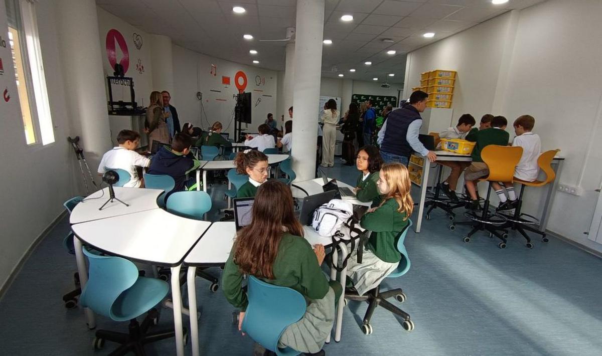 La cooperativa de enseñanza Los Olivos inaugura un aula de innovación pionera en la Región de Murcia