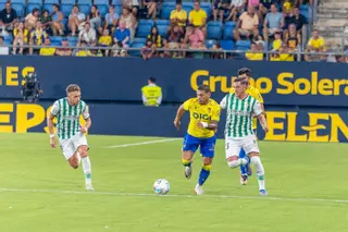 El Cádiz CF - Córdoba CF del Trofeo Carranza en imágenes