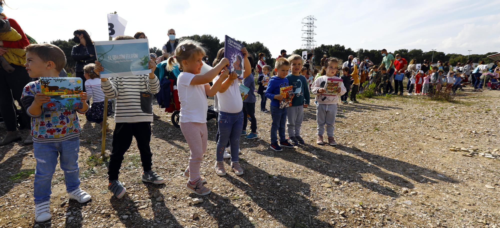 Protesta de las familias de Parque Venecia por las demoras del segundo colegio