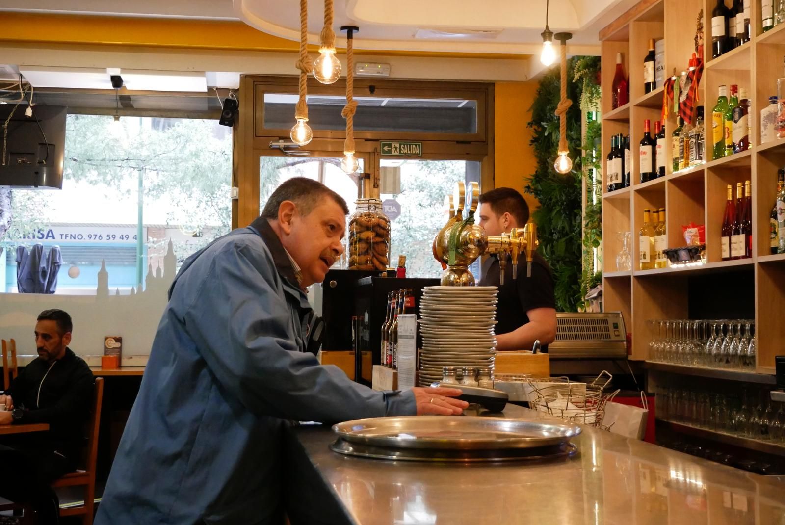 En imágenes | La Revuelta, el bar de San José que llegó antes que Broncano  y que gusta aún más a los zaragozanos - El Periódico de Aragón