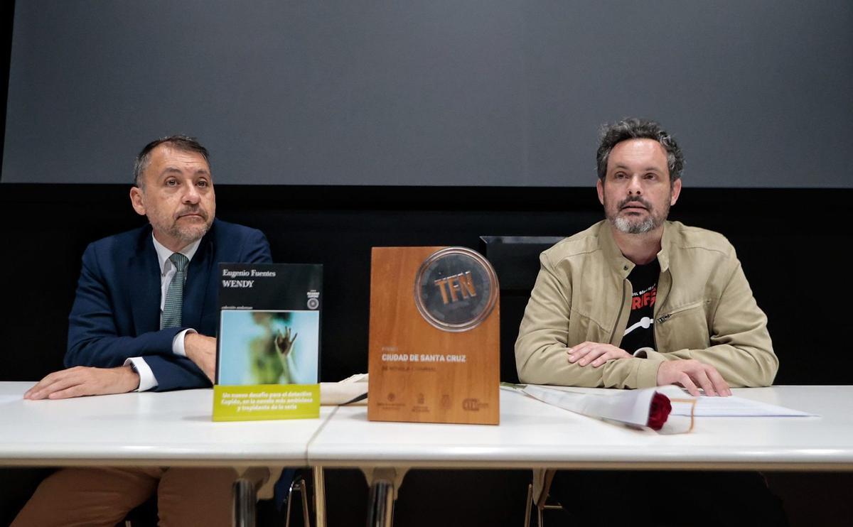 Un instante del anuncio de la obra ganadora del Premio Ciudad de Santa Cruz de Novela Negra Criminal 2026. |