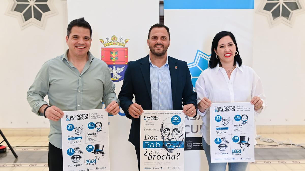 Pancho Corujo, Yonathan de León y Abigail González, en la presentación I Ciclo Conciertos teatralizados.