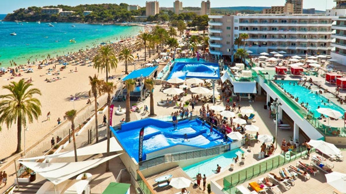 El hotel Sol Wave House de Mallorca propone cuatro experiencias: playa, Twitter, parque y party.
