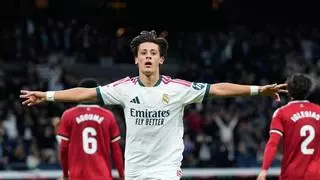 El Real Madrid golea al Sevilla el día que el VAR regala a Arda el 'Clásico'