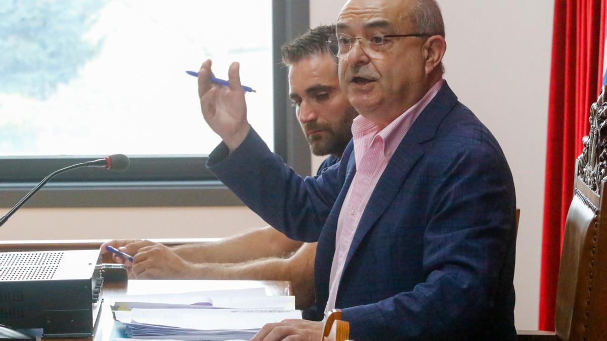 El alcalde de Catoira, durante una de sus intervenciones.