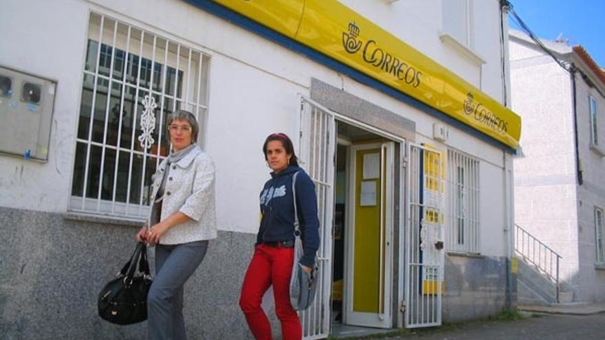 Fachada de la oficina de Correos de Chapela, situada en las inmediaciones del Multiusos de Piñeiral do Crego.