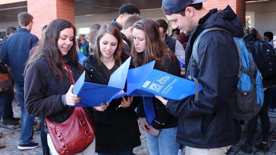 La Junta y la UEx quieren que las primeras matrículas sean gratis en la universidad