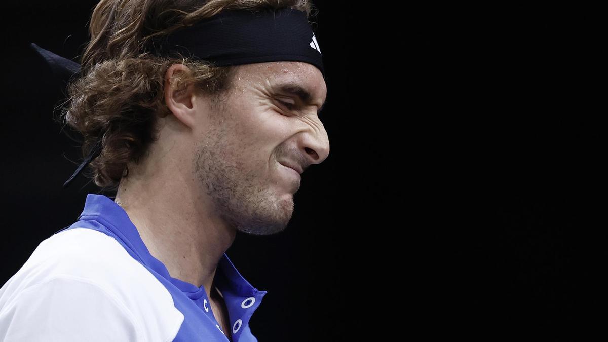 Wawrinka atiza a Tsitsipas y le deja en evidencia