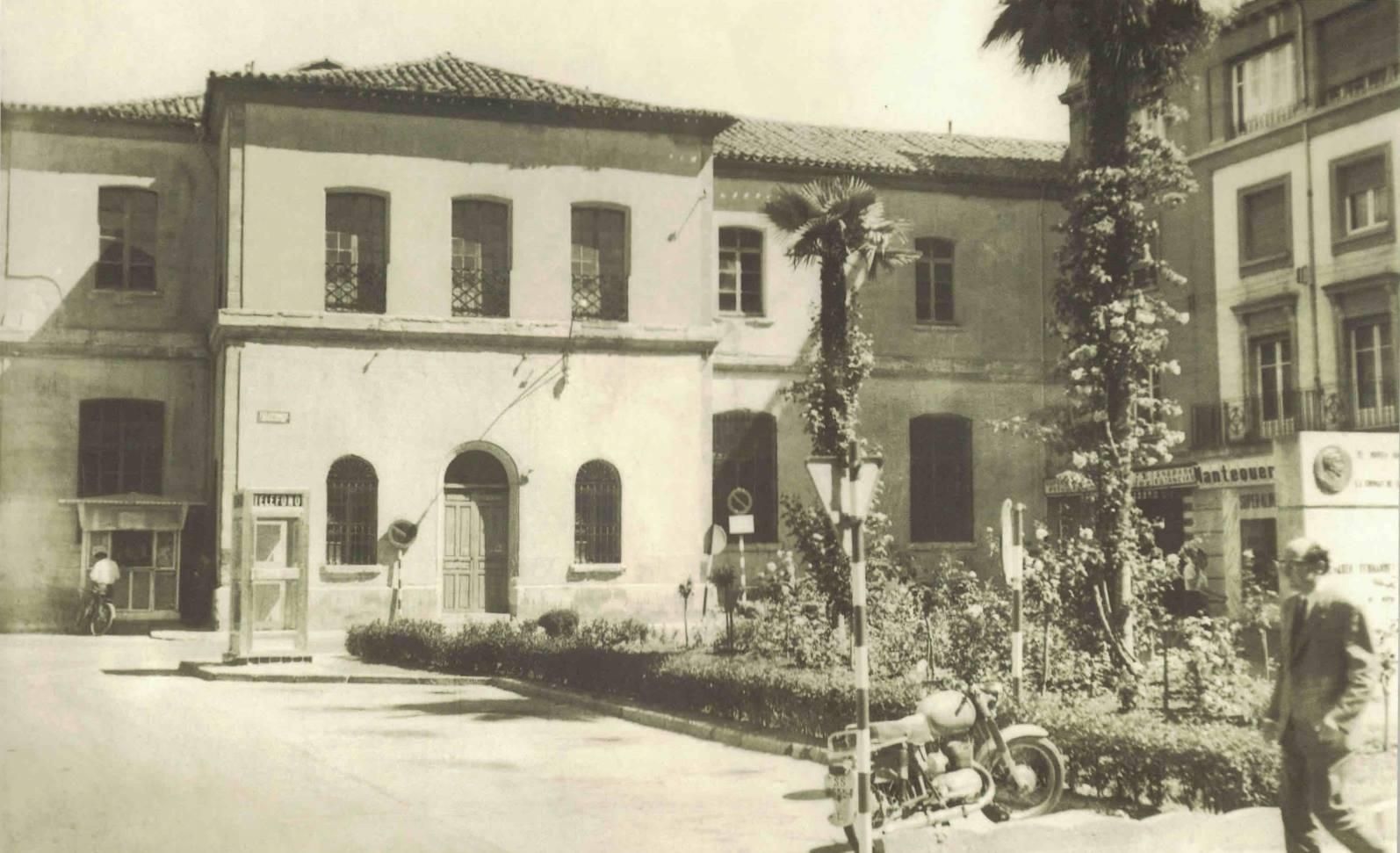 Antiguo convento de los Descalzos en Fernandez Duro años 70