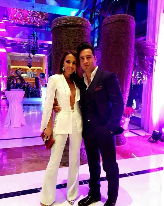 Paula Echevarría y David Bustamante reciben 2017 en Gran Canaria