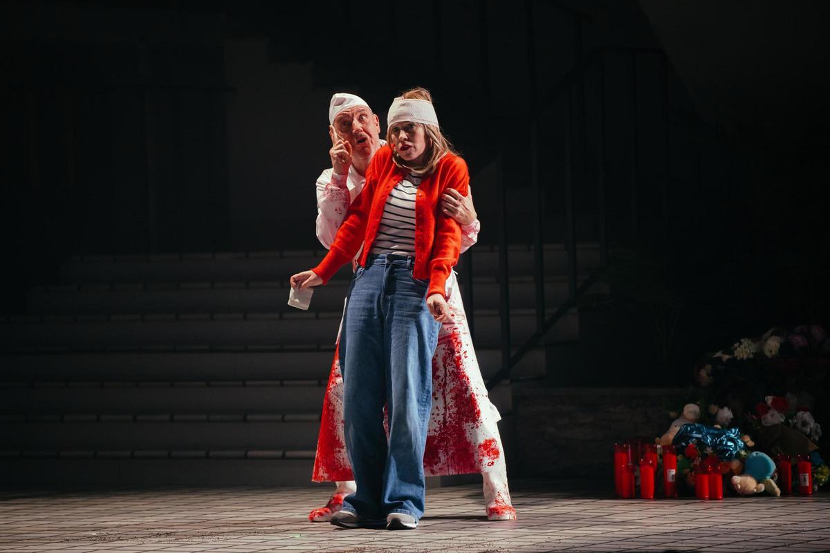 Un momento de 'Els Estunmen' en el Teatre Lliure de Montjuïc.