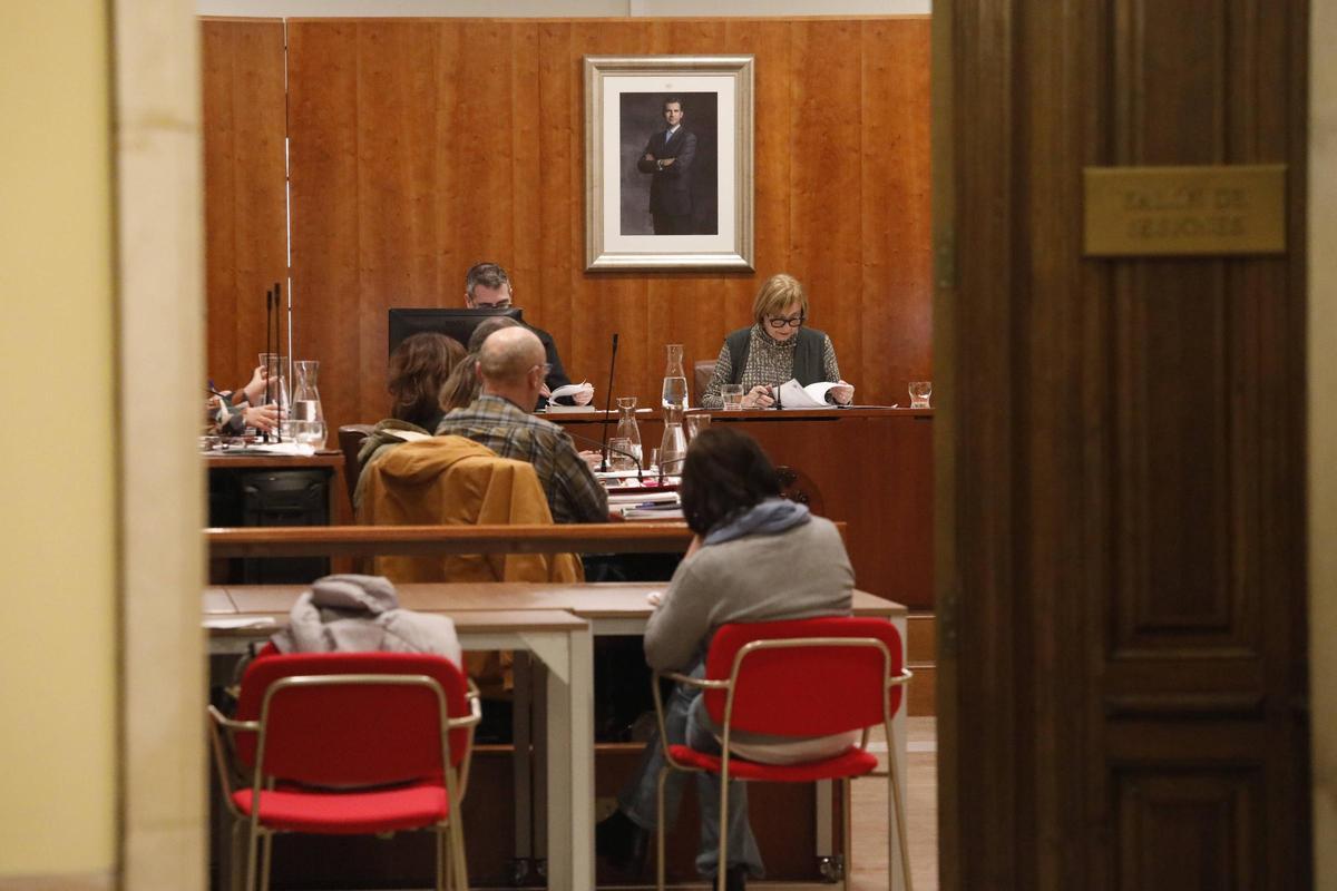 Un momento del pleno ordinario de febrero celebrado este viernes en Avilés.